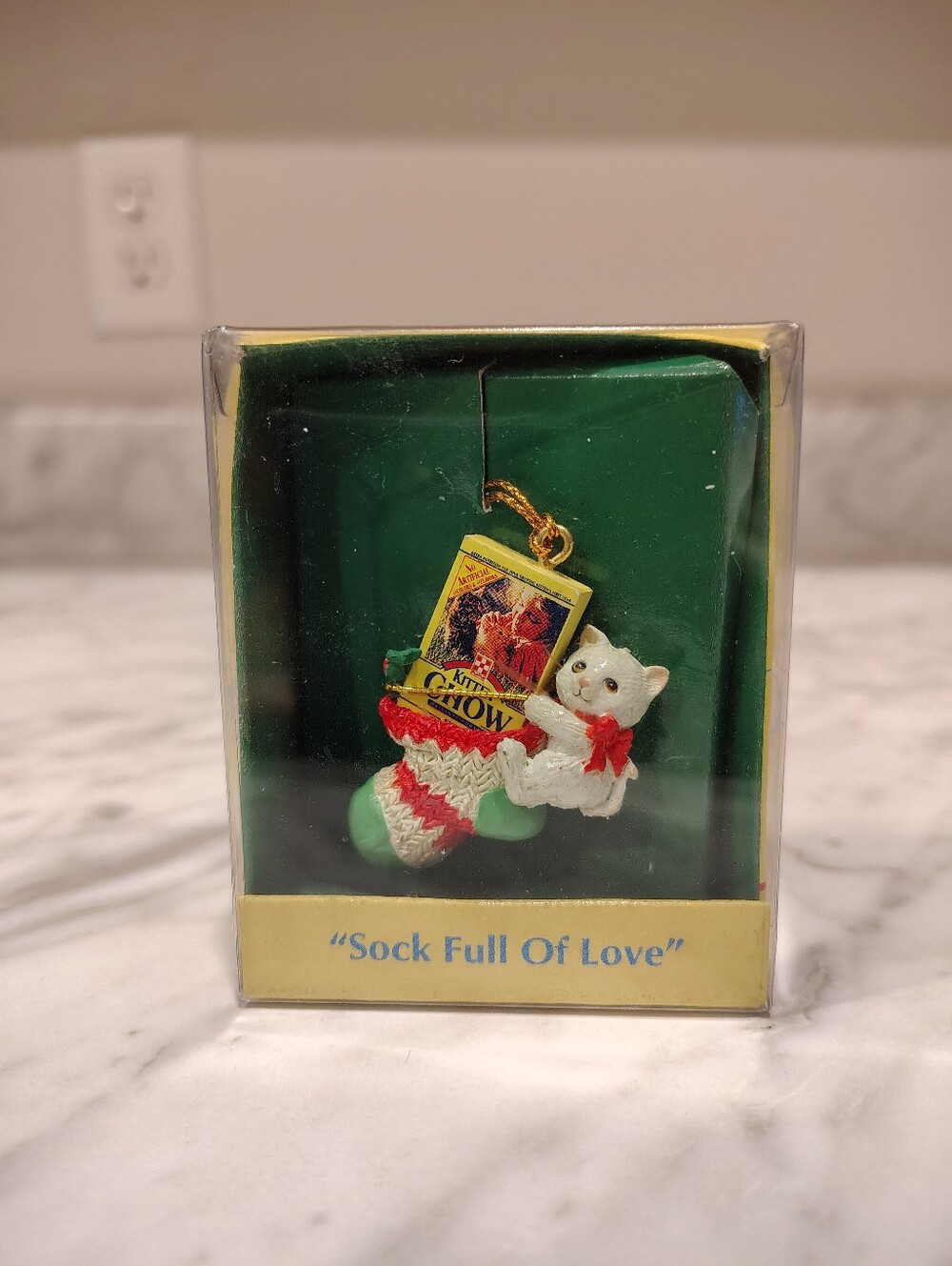 Enescos Kitten Chow Mini Ornament